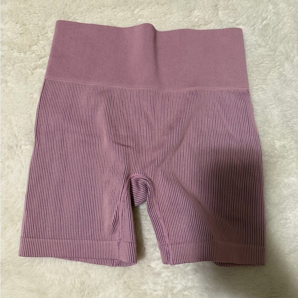 Colsie Mauve Ribbed Bike Shorts